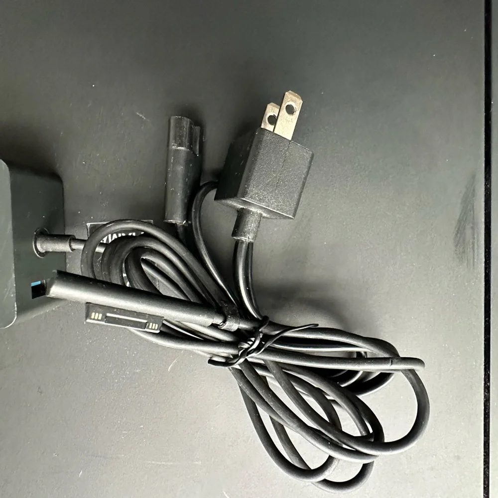 Surface Pro replacement AC Adapter - Picture 4 of 5